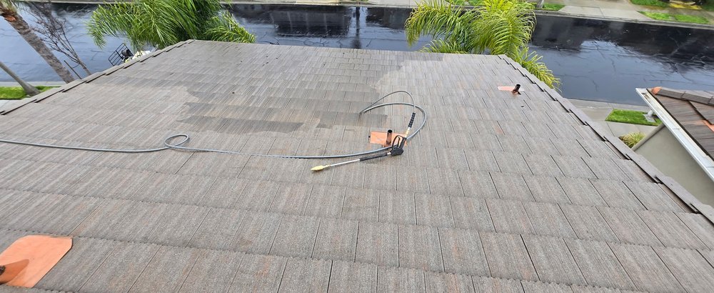 Pressure washing tile roof San Diego